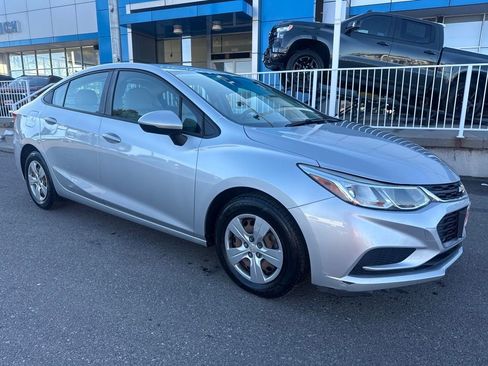 Used 2018 Chevrolet Cruze LS image 7