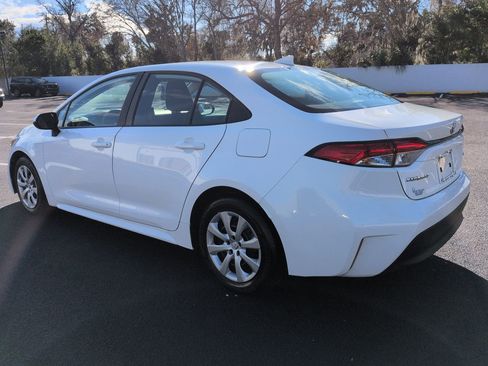 Used 2023 Toyota Corolla LE image 6
