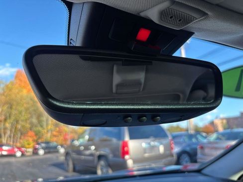 Used 2017 INFINITI QX30 Premium w/ Navigation Package image 27