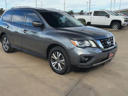 Used 2020 Nissan Pathfinder SL image 3