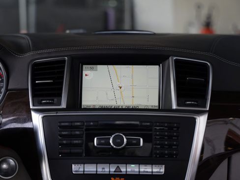 Used 2015 Mercedes-Benz GL 450 4MATIC image 42