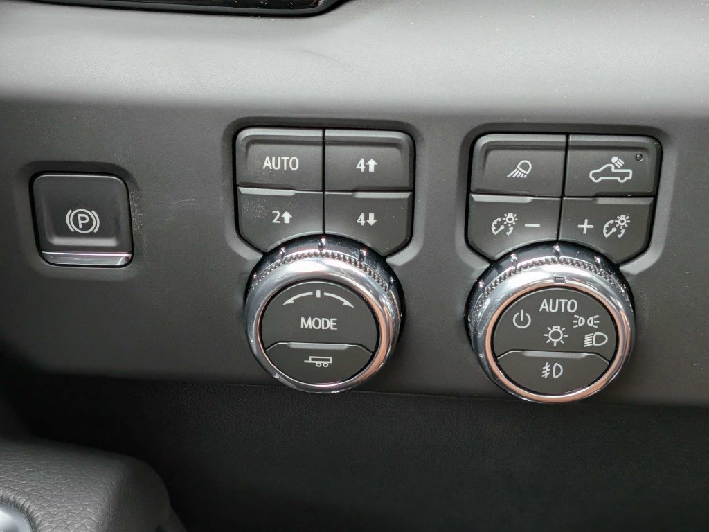 New 2026 GMC Sierra 3500 Denali w/ Denali Reserve Package AWD/4WD image 26