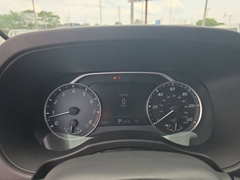 Used 2025 Nissan Frontier SV RWD image 23