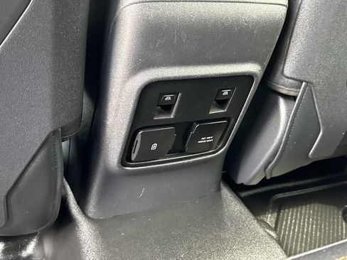 Used 2024 Ford Bronco Badlands AWD/4WD image 11