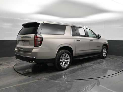 Used 2024 Chevrolet Suburban Premier image 8