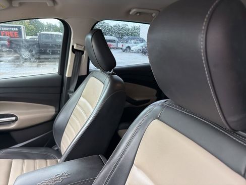 Used 2019 Ford Escape SEL AWD/4WD image 10