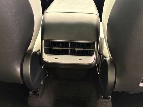 Used 2022 Tesla Model Y Performance AWD/4WD image 31
