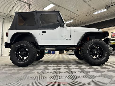 Used 1991 Jeep Wrangler S image 17