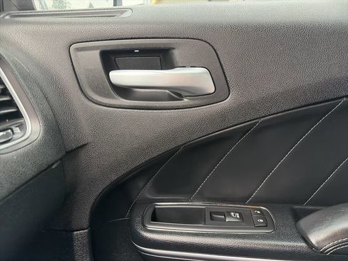 Used 2016 Dodge Charger R/T Scat Pack w/ Technology Group image 43
