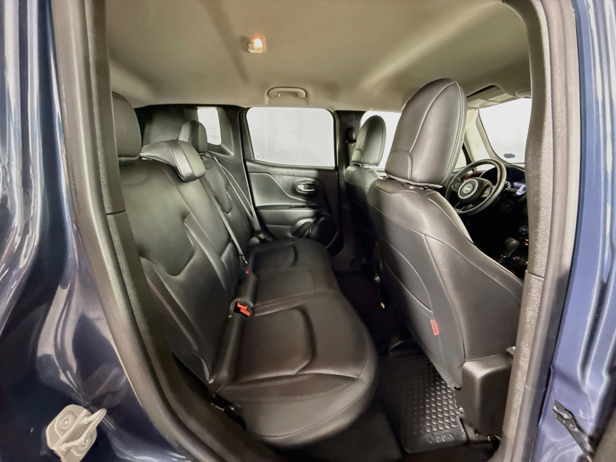 Used 2022 Jeep Renegade Trailhawk AWD/4WD image 34
