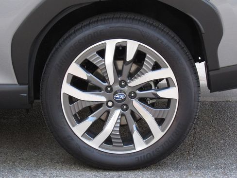 Used 2025 Subaru Forester Touring AWD/4WD image 37