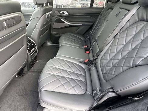 New 2026 BMW X7 xDrive40i w/ M Sport Package AWD/4WD image 8