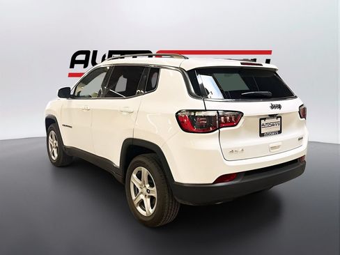 Used 2024 Jeep Compass Latitude w/ Altitude Special Edition AWD/4WD image 5
