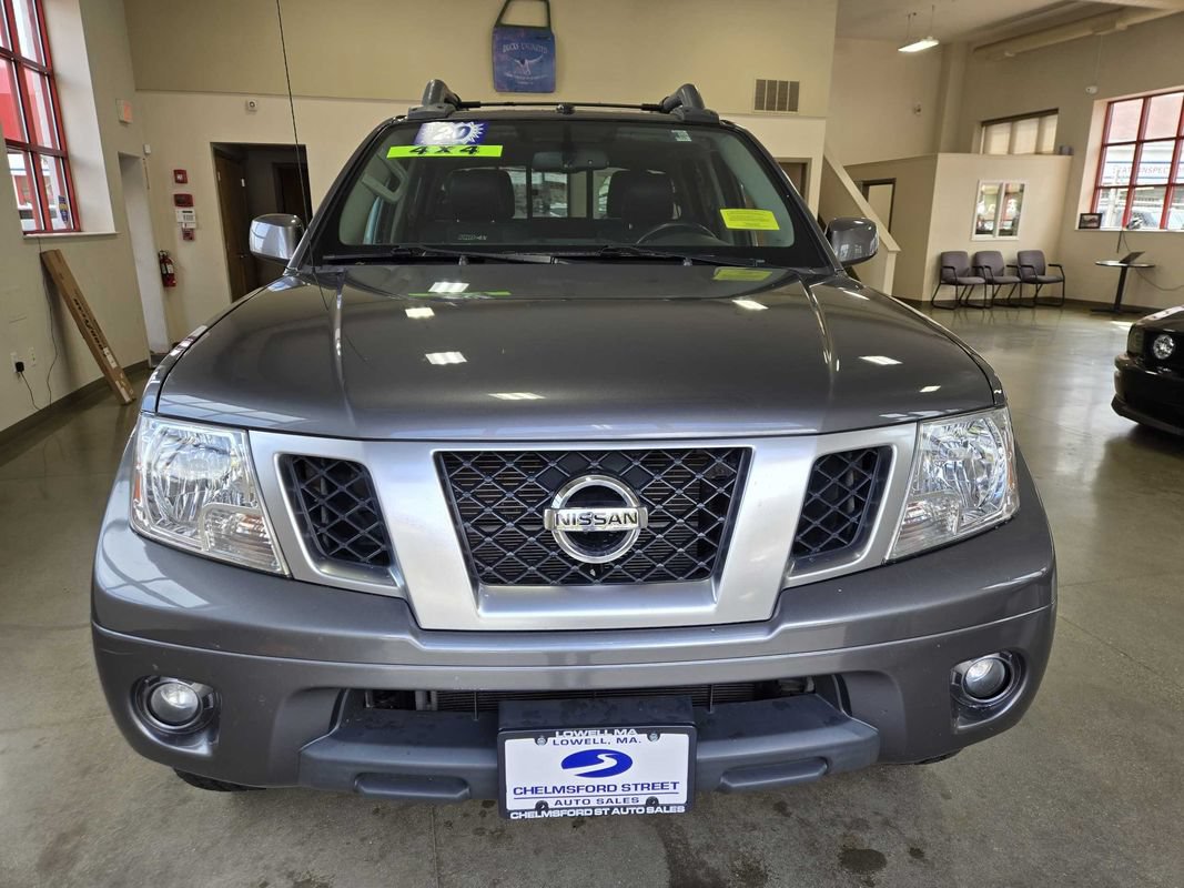 Used 2020 Nissan Frontier PRO-4X AWD/4WD image 2
