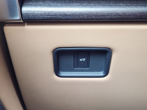 Certified 2023 Land Rover Range Rover Autobiography AWD/4WD image 17