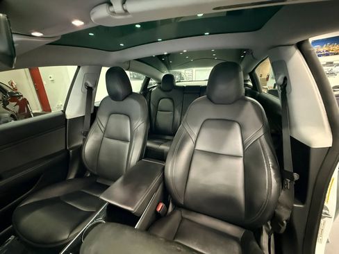 Used 2019 Tesla Model 3 Standard Range RWD image 10