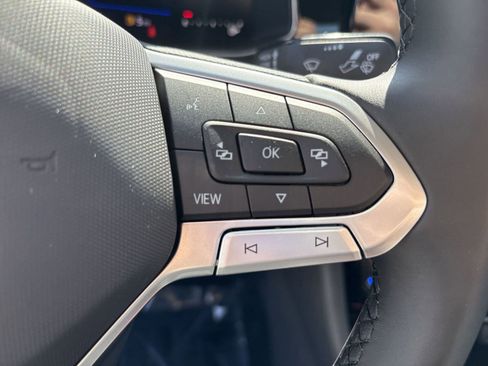 Used 2025 Volkswagen Jetta SE image 18