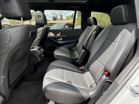 Used 2020 Mercedes-Benz GLS 450 4MATIC image 27