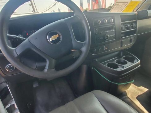 Used 2020 Chevrolet Express 3500 image 9