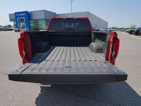 Used 2022 GMC Sierra 1500 SLT w/ SLT Premium Package AWD/4WD image 14
