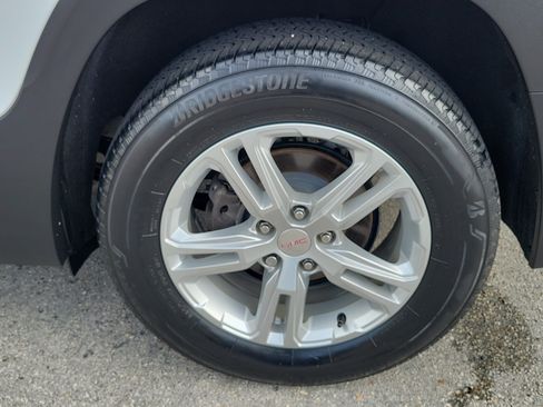 Used 2021 GMC Terrain SLE FWD image 29