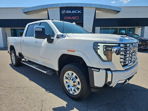 Used 2024 GMC Sierra 2500 Denali w/ Denali Reserve Package AWD/4WD image 1