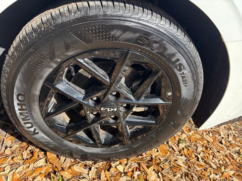 Used 2025 Kia K5 LXS image 32