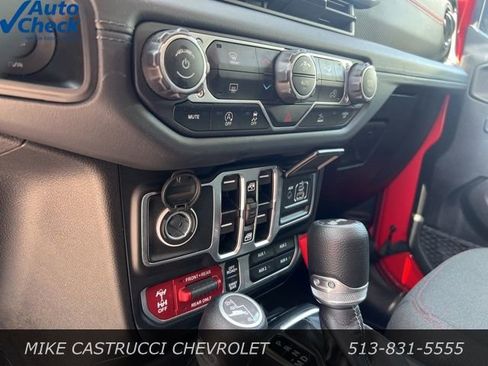 Used 2024 Jeep Wrangler Unlimited Rubicon AWD/4WD image 8