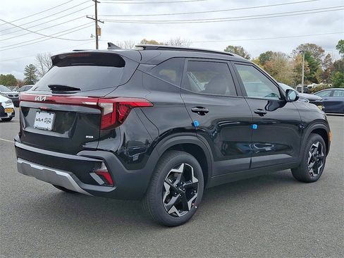 New 2026 Kia Seltos S image 4
