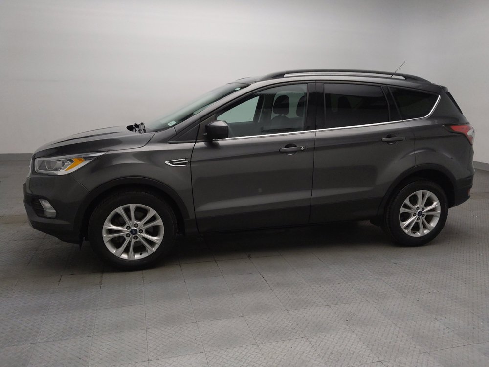 Used 2017 Ford Escape SE w/ Equipment Group 201A FWD image 2