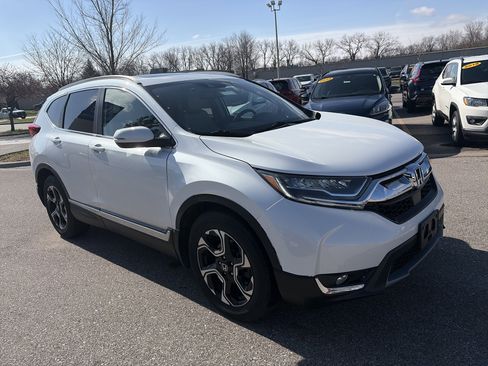 Used 2019 Honda CR-V Touring image 3