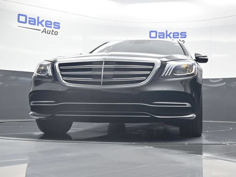 Used 2018 Mercedes-Benz S 560 4MATIC Sedan image 40