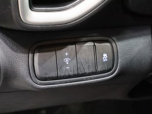 Used 2024 Hyundai Venue SEL image 22