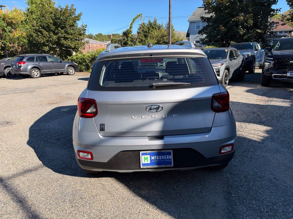 Certified 2026 Hyundai Venue SEL FWD image 5