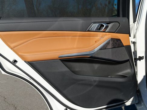 Used 2023 BMW X7 xDrive40i w/ Premium Package image 24