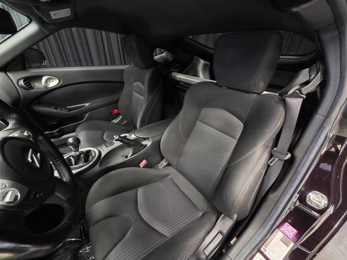 Used 2015 Nissan 370Z w/ Sport Package image 19