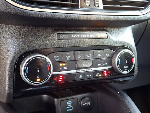 Certified 2022 Ford Escape SE w/ Convenience Package image 17