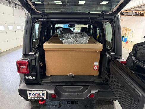 New 2026 Jeep Wrangler Unlimited Rubicon w/ Xtreme 35 Tire Package image 24