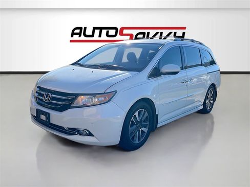 Used 2015 Honda Odyssey Touring Elite image 3