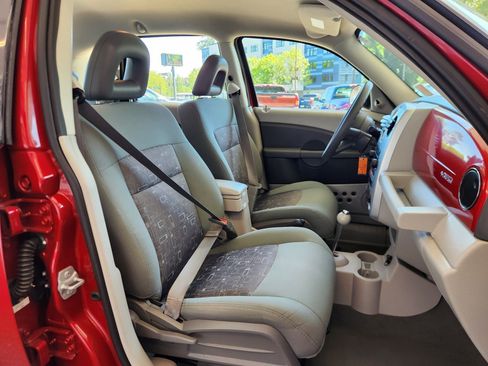Used 2009 Chrysler PT Cruiser FWD image 12