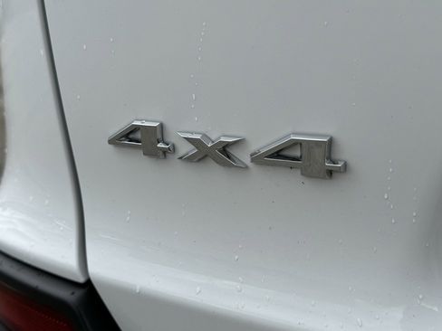 Used 2022 Jeep Cherokee Limited image 31