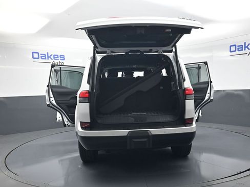 Used 2024 Lexus GX 550 w/ Accessory Package (31) AWD/4WD image 60