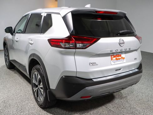 Used 2023 Nissan Rogue SV FWD image 9