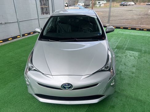Used 2016 Toyota Prius Four Touring FWD image 13