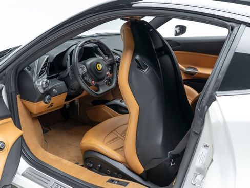Used 2016 Ferrari 488 GTB image 13