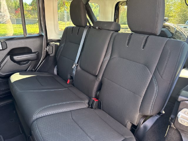 Used 2024 Jeep Wrangler Unlimited Rubicon 4xe AWD/4WD image 19