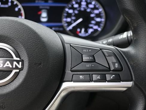 Used 2024 Nissan Sentra SV FWD image 18