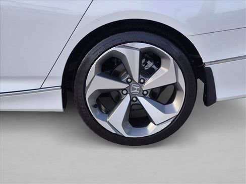 Used 2020 Honda Accord Touring image 24