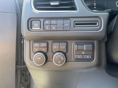 Used 2022 Chevrolet Tahoe RST w/ Luxury Package AWD/4WD image 25