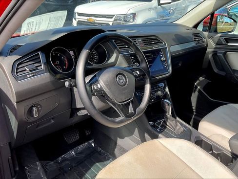 Used 2019 Volkswagen Tiguan SE w/ Panoramic Sunroof Package image 13